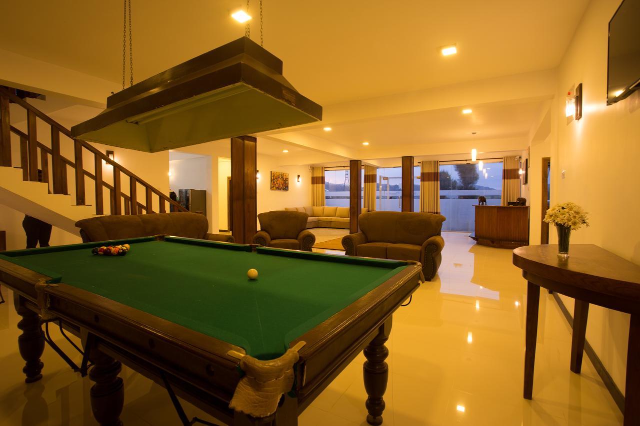 Grand Camellia Hotel Nuwara Eliya Dış mekan fotoğraf