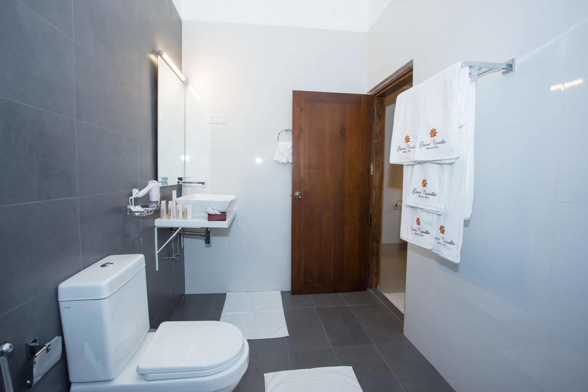Grand Camellia Hotel Nuwara Eliya Dış mekan fotoğraf